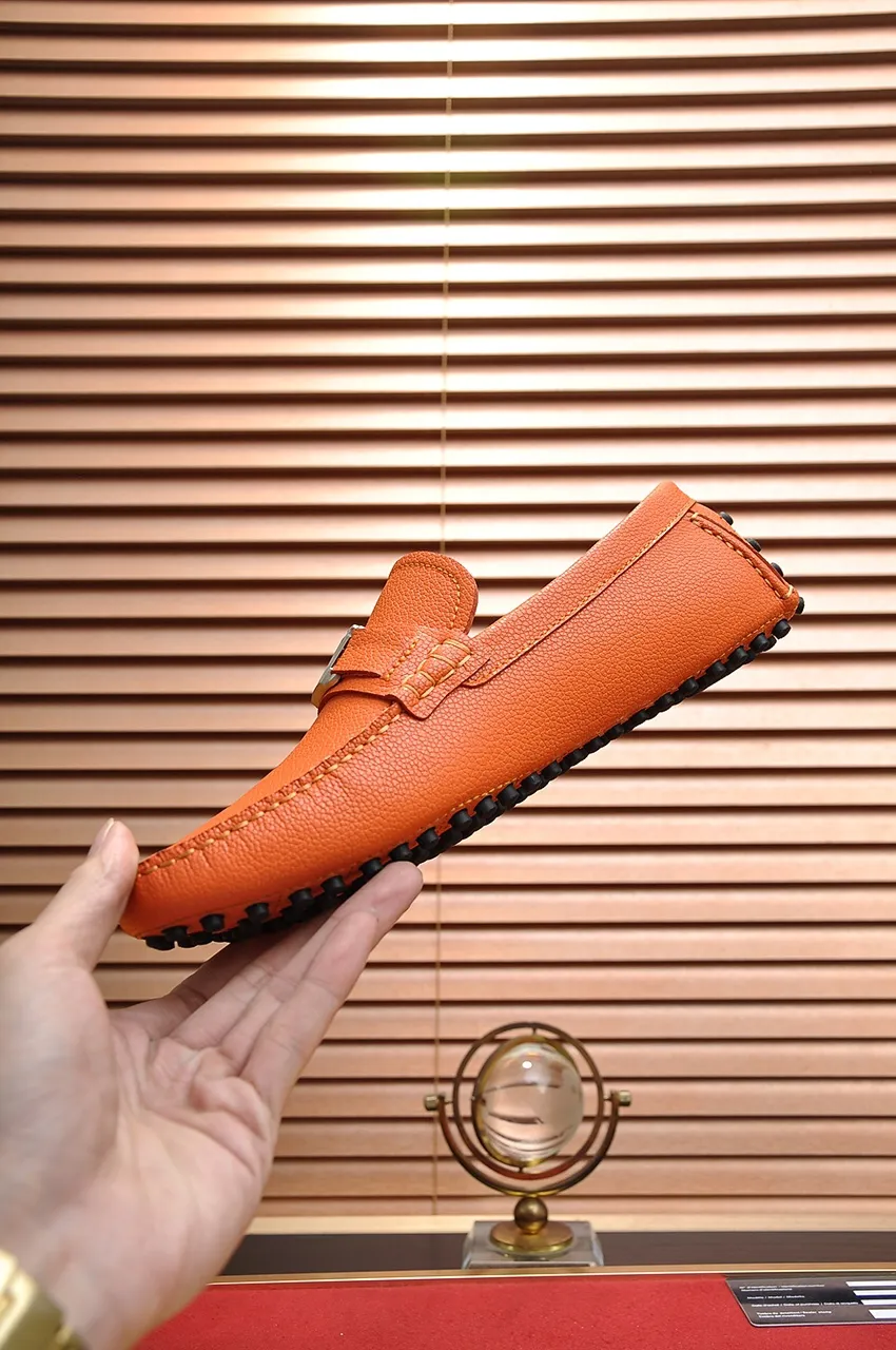 Men's men's shoes 💰420💶 [LV Doudou shoes] (water-dyed cowhide lining) new model is on the market, available on the official website. The new Doudou shoes are processed into single-color materials, and the uppers are made of imported horsehide leather. The body of the shoe is fully hemmed with mark thread, and is lined with imported original cowhide leather. The elegant shoe shape is super suitable for all-matching, and the size is 38-44.
